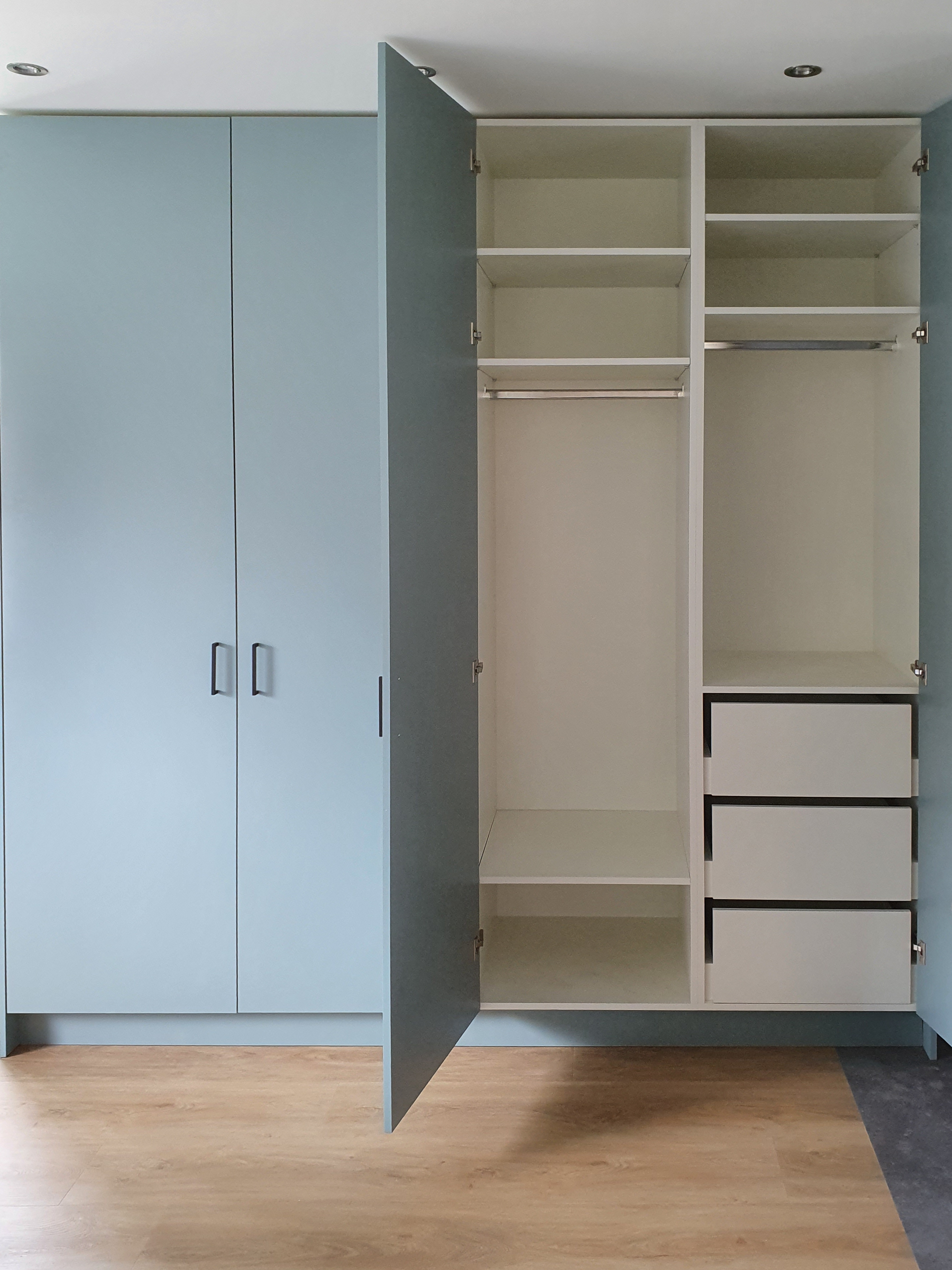 garderobekast / kledingkast op maat gemaakte meubel *